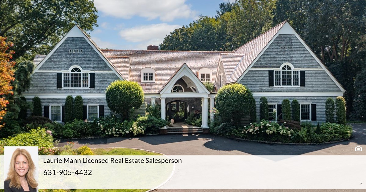 41 Wheatley Rd, Upper Brookville, NY 11545